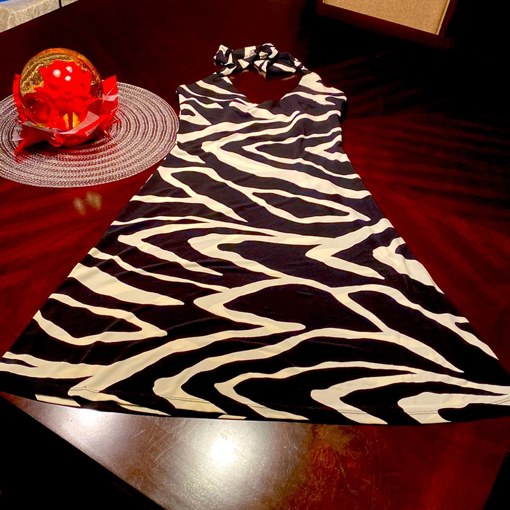 H&M zebra pattern A line backless dress.